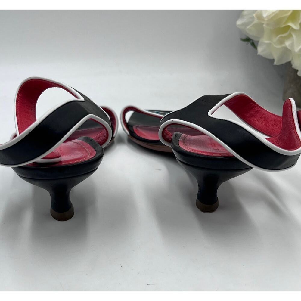 Bottega Veneta Vintage Black Kitten Heel Ankle Strap Square Toe‎ Sandal 
38.5/8 - Picture 10 of 11